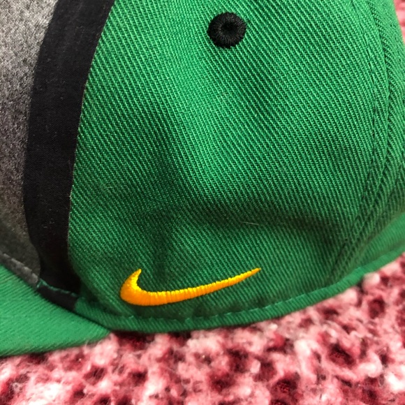 Men’s Nike Oregon Ducks Pull Strap Hat - Picture 2 of 9